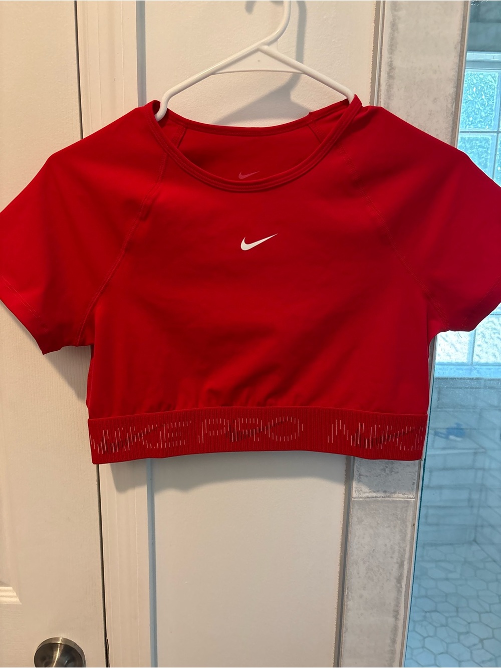 Women’s Nike Pro cropped workout top